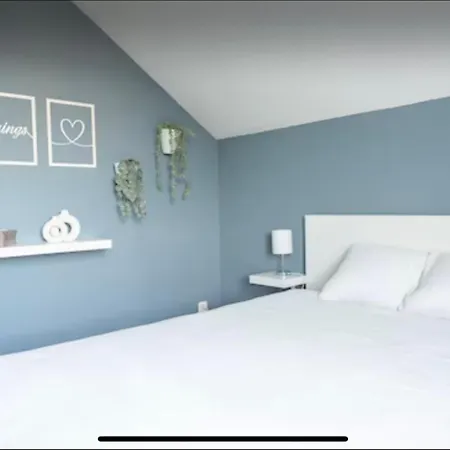 La Maison Du Gouty بيت للعطل